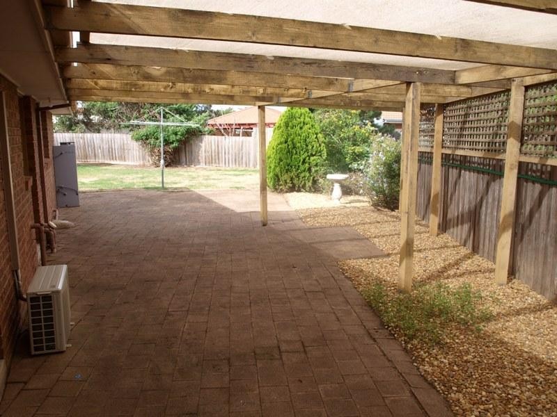 15 Barleycorn Place, Melton VIC 3337