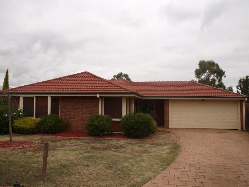 5 Wilong Close, Kurunjang VIC 3337