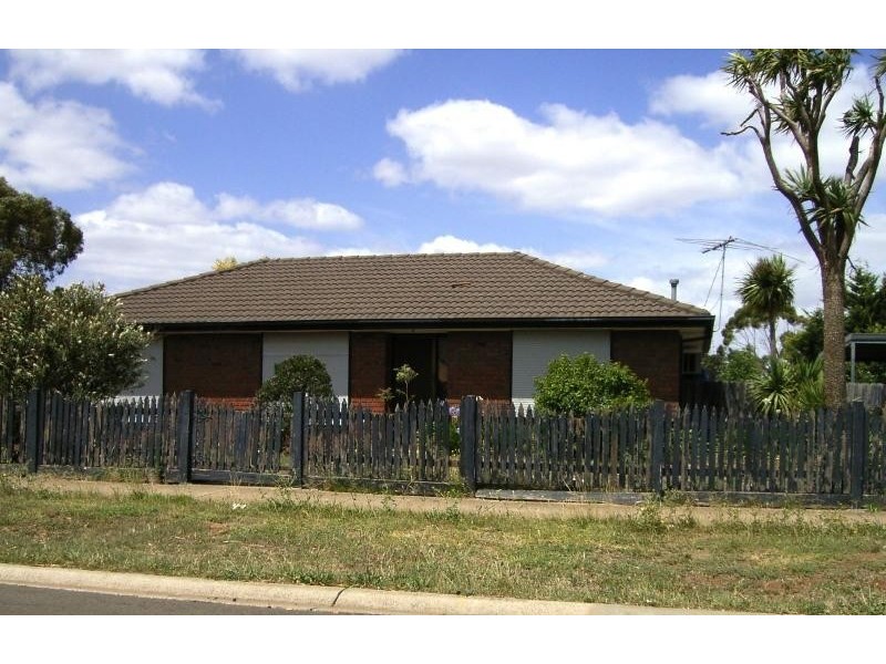 44 Greenhills Drive, Melton VIC 3337