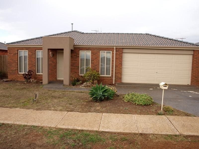 7 Rainlover Drive, Melton VIC 3337
