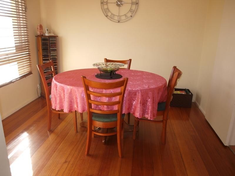4 Oldershaw Road, Melton VIC 3337