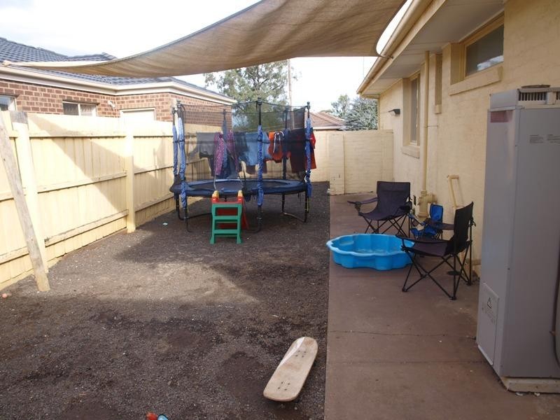 4 Oldershaw Road, Melton VIC 3337