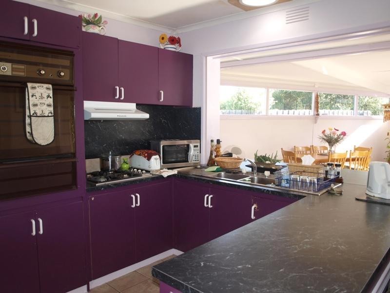 2 Oak Place, Melton West VIC 3337