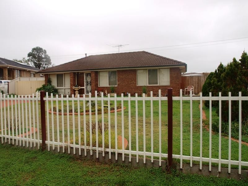 8 Manning Avenue, Kurunjang VIC 3337