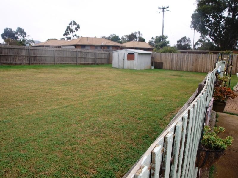 8 Manning Avenue, Kurunjang VIC 3337