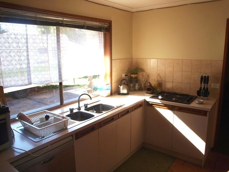 2 Simon Court, Melton South VIC 3338