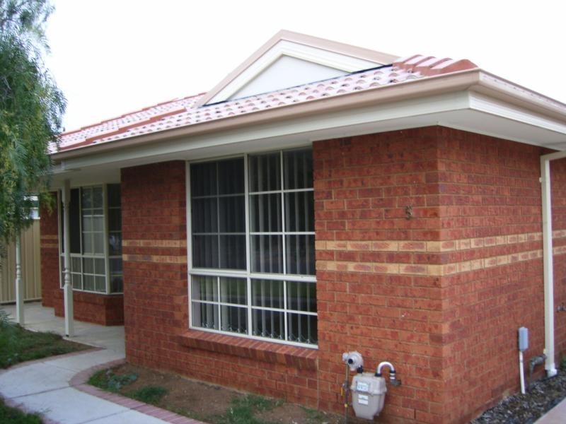 5/18 Creek Street, Melton South VIC 3338