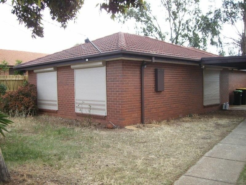 21 Moss Street, Melton South VIC 3338