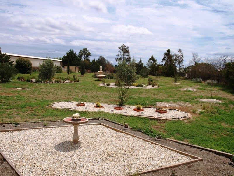 43 Springbank Way, Brookfield VIC 3338