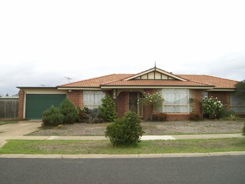 32 Lagarna Drive, Kurunjang VIC 3337