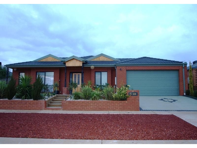 71 Dalray Crescent, Kurunjang VIC 3337