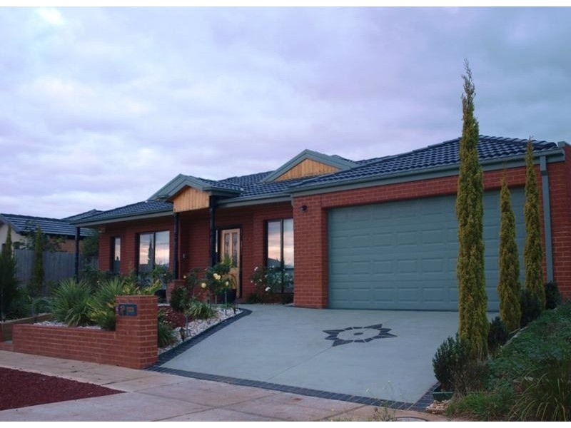 71 Dalray Crescent, Kurunjang VIC 3337