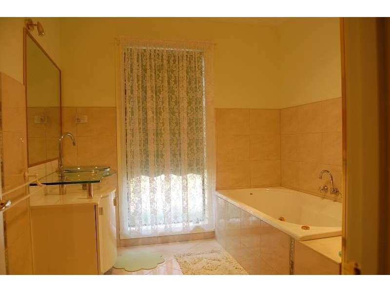 71 Dalray Crescent, Kurunjang VIC 3337