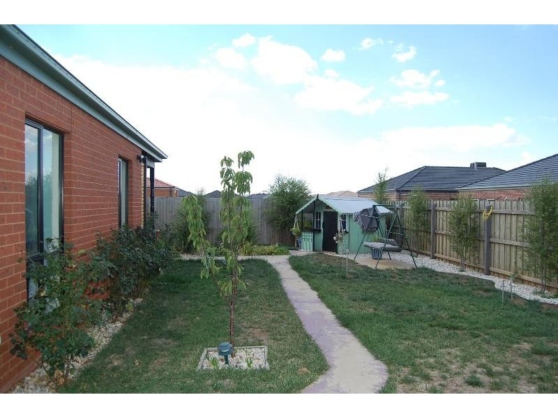 71 Dalray Crescent, Kurunjang VIC 3337