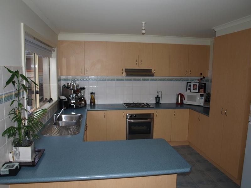 20 Meadow Glen Drive, Melton West VIC 3337