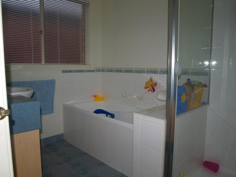 20 Meadow Glen Drive, Melton West VIC 3337