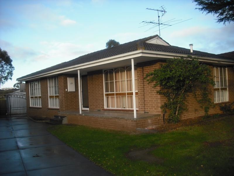 13 Gretel Grove, Melton VIC 3337