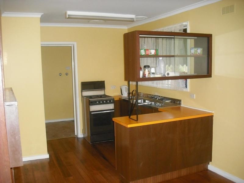 13 Gretel Grove, Melton VIC 3337