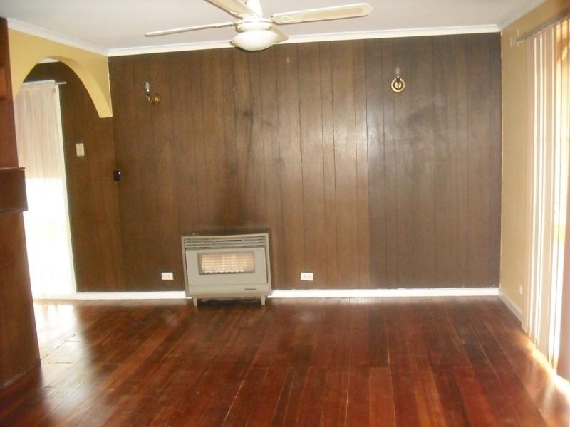 13 Gretel Grove, Melton VIC 3337