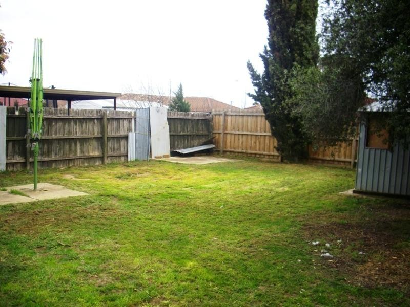 77 Bernard Drive, Melton South VIC 3338