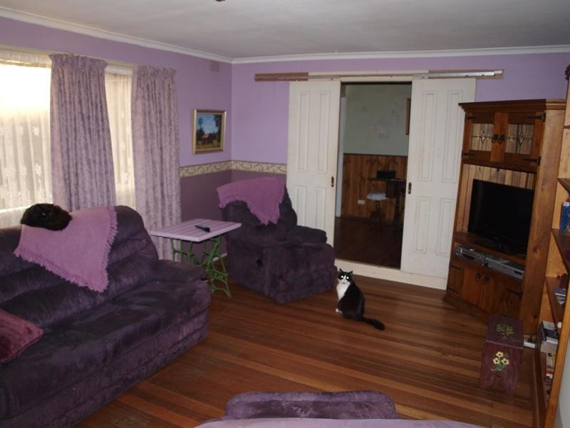 33 Eaton Street, Melton South VIC 3338