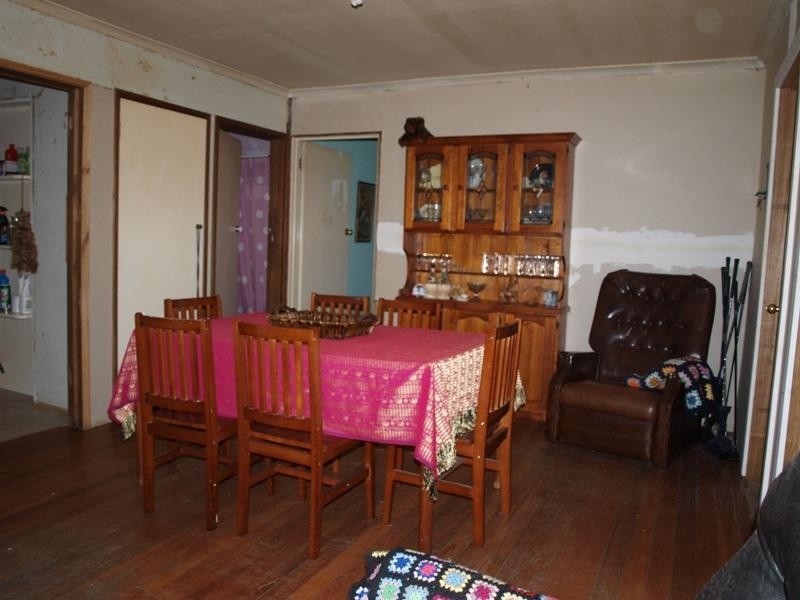 33 Eaton Street, Melton South VIC 3338