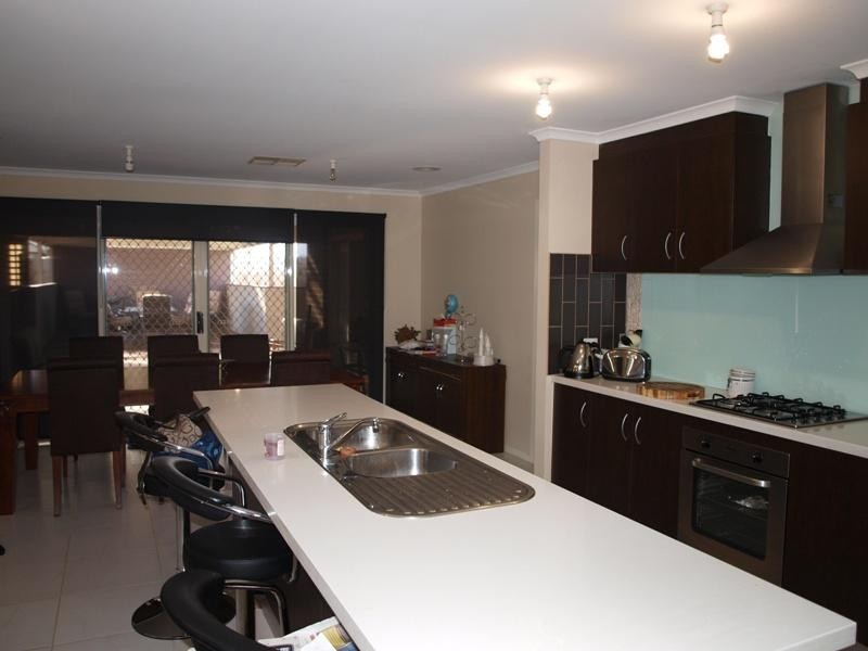 27 Glencoe Street, Kurunjang VIC 3337