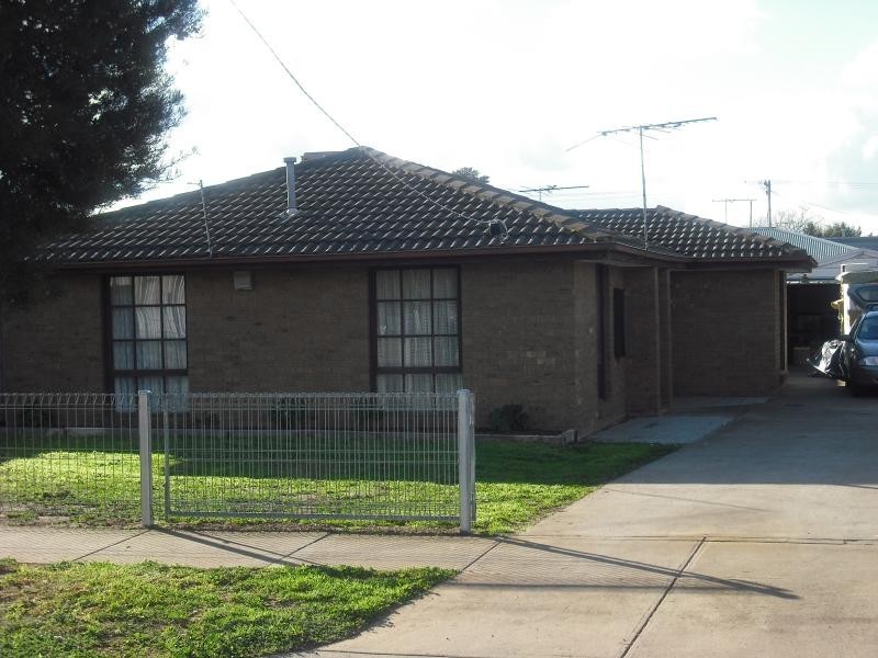 56 Brooklyn Road, Melton South VIC 3338