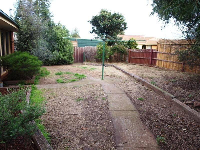 8 Radford Court, Melton VIC 3337