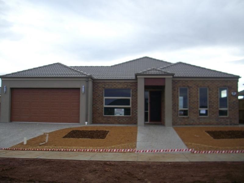 51 Gallery Avenue, Melton West VIC 3337