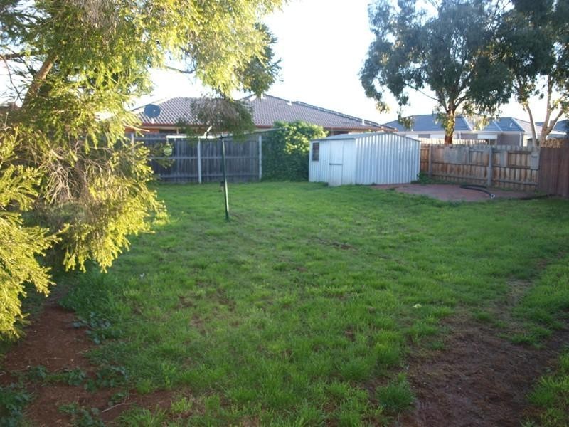 39 Grace Street, Melton South VIC 3338