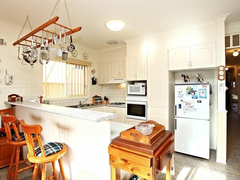 5 Connata Place, Melton West VIC 3337