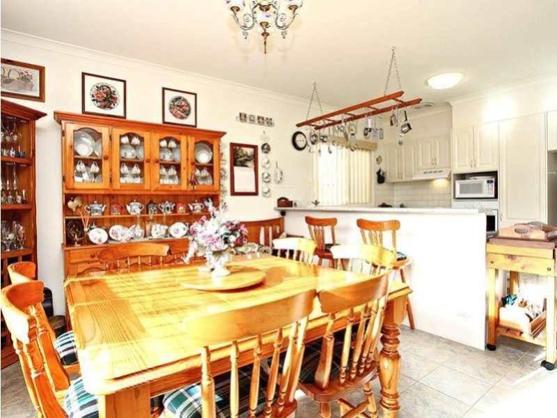 5 Connata Place, Melton West VIC 3337