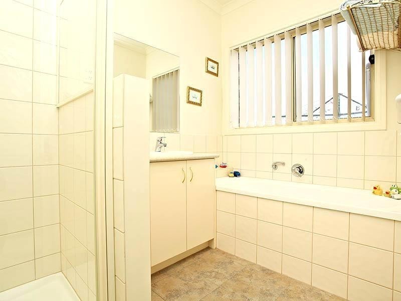 5 Connata Place, Melton West VIC 3337