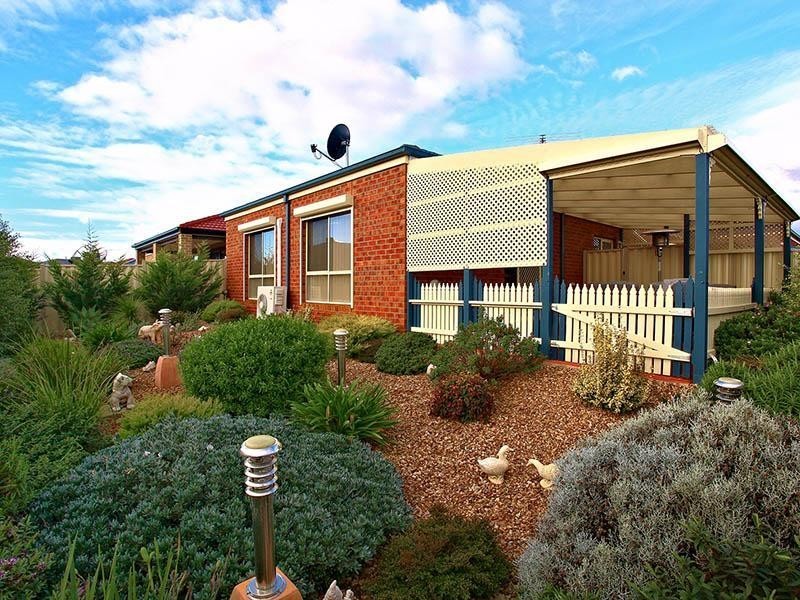 5 Connata Place, Melton West VIC 3337