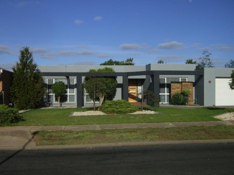 11 Gammalite Drive, Melton VIC 3337