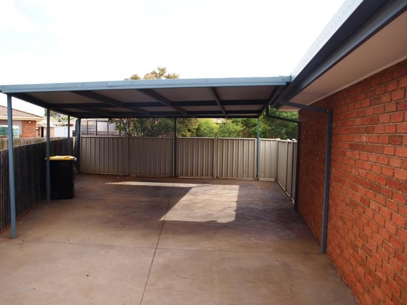 6 Momba Close, Kurunjang VIC 3337