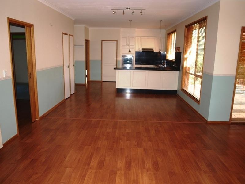 10 Oakfield Court, Melton VIC 3337