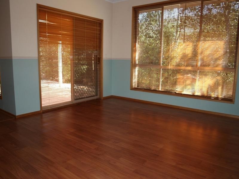 10 Oakfield Court, Melton VIC 3337