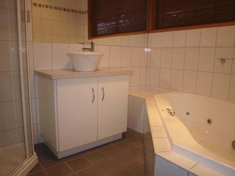 10 Oakfield Court, Melton VIC 3337