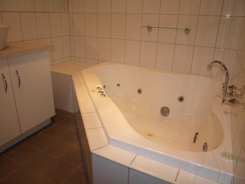 10 Oakfield Court, Melton VIC 3337