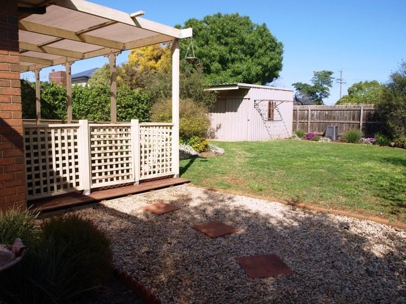 10 Oakfield Court, Melton VIC 3337