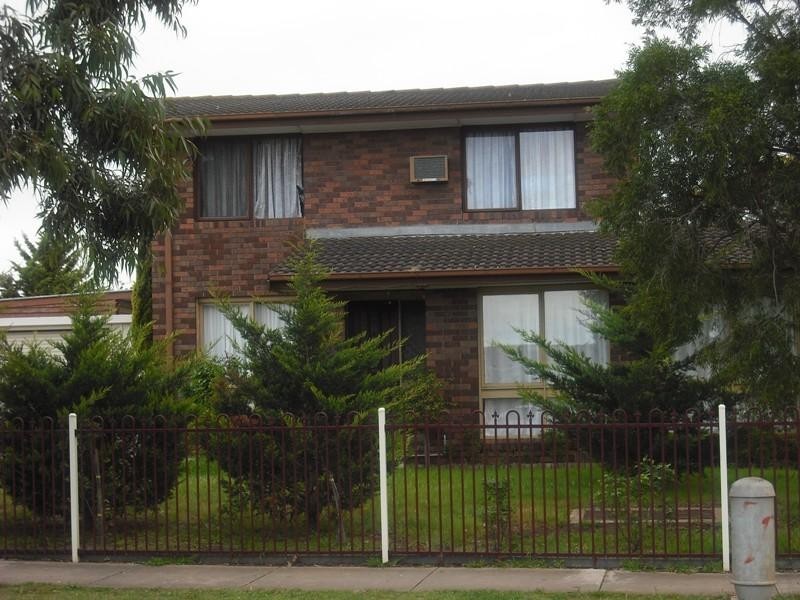 94 West Melton Drive, Melton VIC 3337