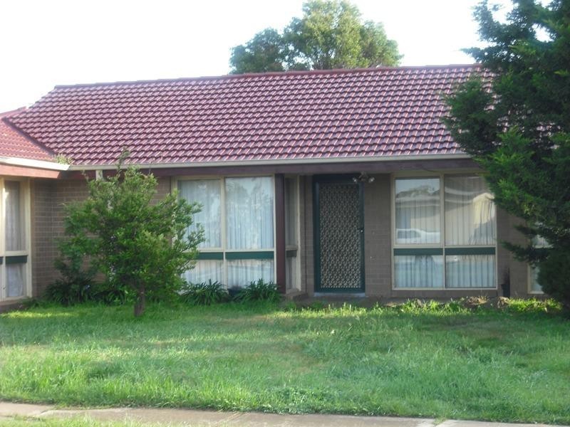 42 Rathdowne Circuit, Melton VIC 3337