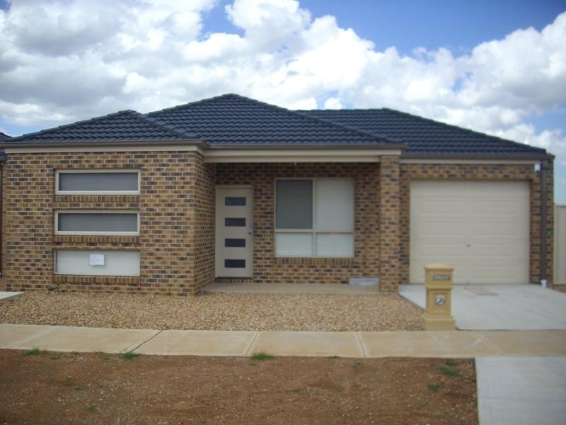 Unit 3/131 Dalray Crescent, Kurunjang VIC 3337