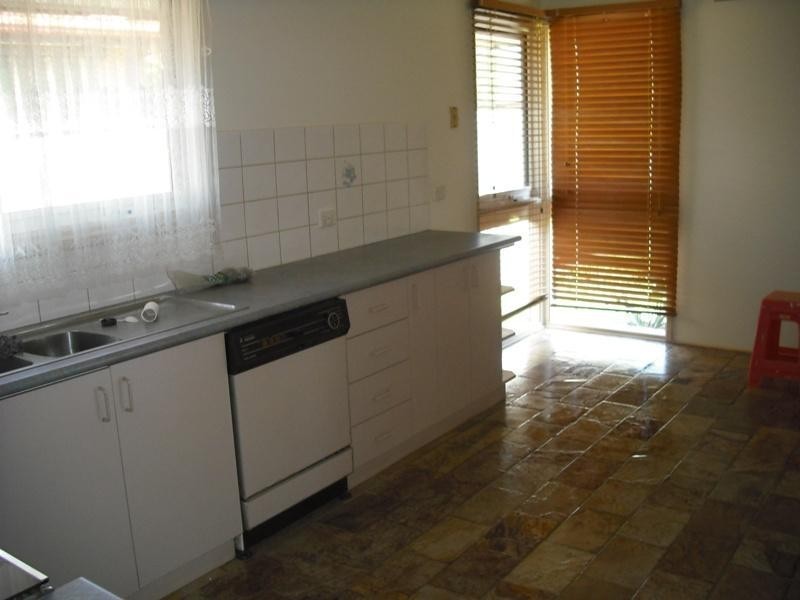 12 Barries Road, Melton VIC 3337