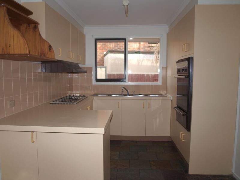 8 Radford Court, Brookfield VIC 3338