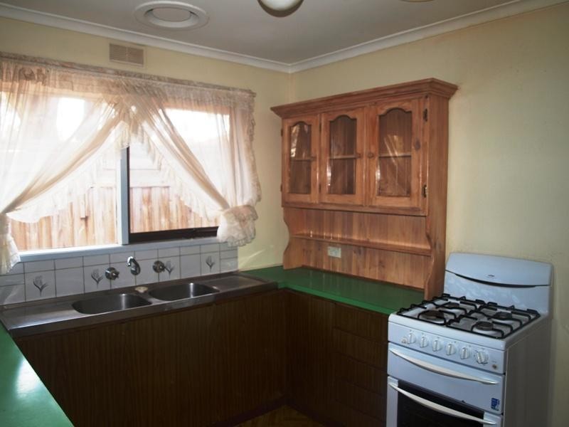 1 Leicester Crescent, Melton VIC 3337