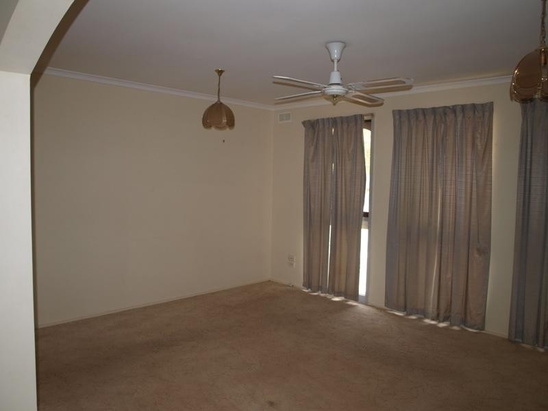 1 Leicester Crescent, Melton VIC 3337