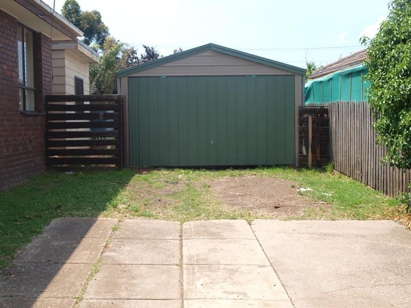 1 Leicester Crescent, Melton VIC 3337